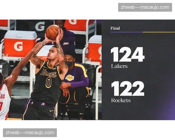 湖人收官战边线球战术失效，詹姆斯发球遭触碰致最后一攻流产